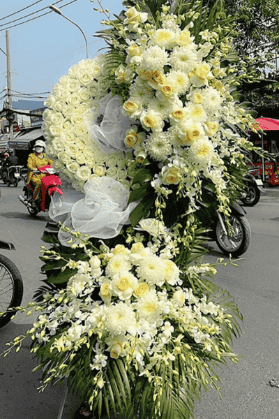 Hoa tang tinh tế, sang trọng tại Quận Tân Bình